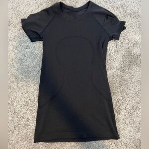 Size 2 Black lululemon Swiftly Tech 2.0